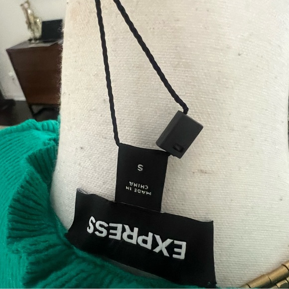 Express short sleeve in teal size small NWOT - Picture 4 of 5